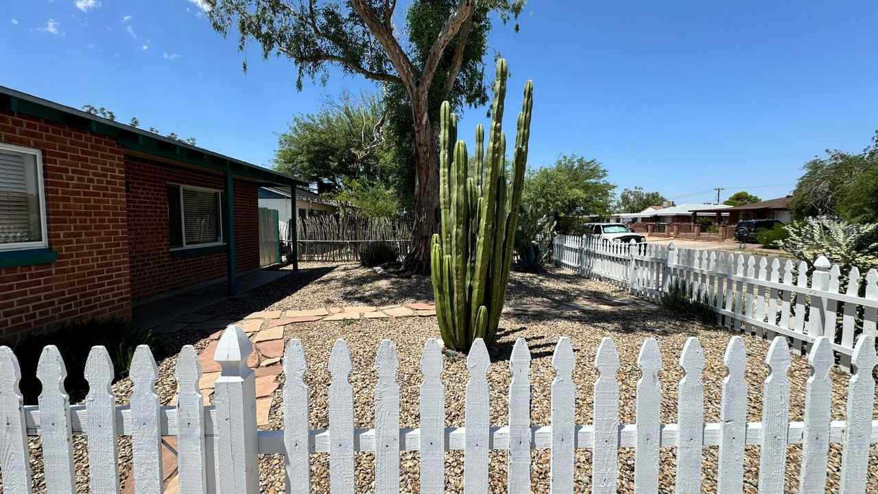 1334 E 13th St - Photo 2 of 15