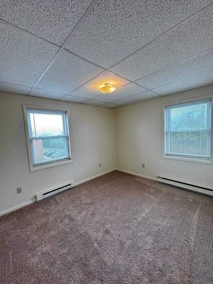 227 Rockingham Dr Apt C - Photo 5 of 6