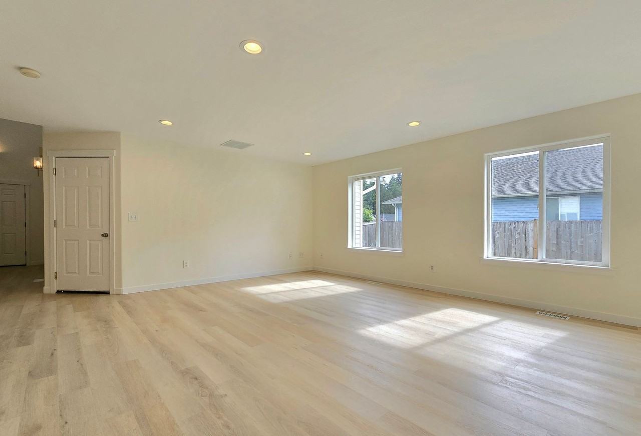 3104 186th Pl Ne #A - Photo 5 of 22