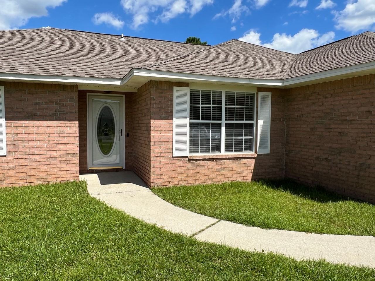 175 Carrier Dr - Photo 2 of 43