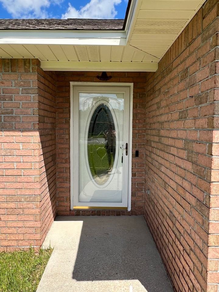 175 Carrier Dr - Photo 3 of 43