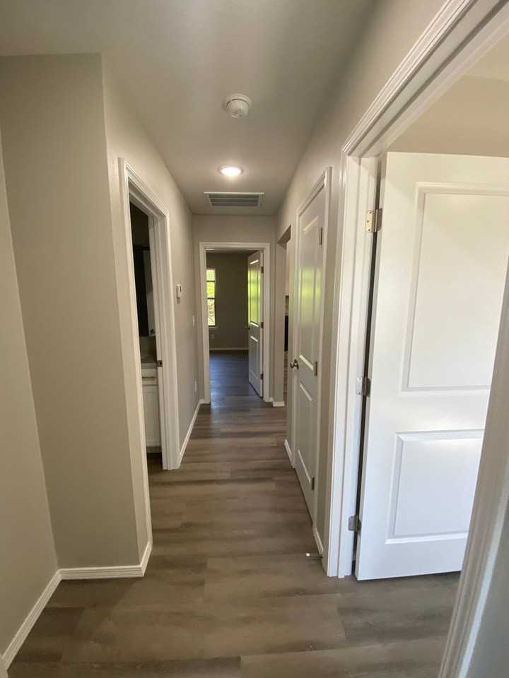 924 S Berry - Photo 2 of 18