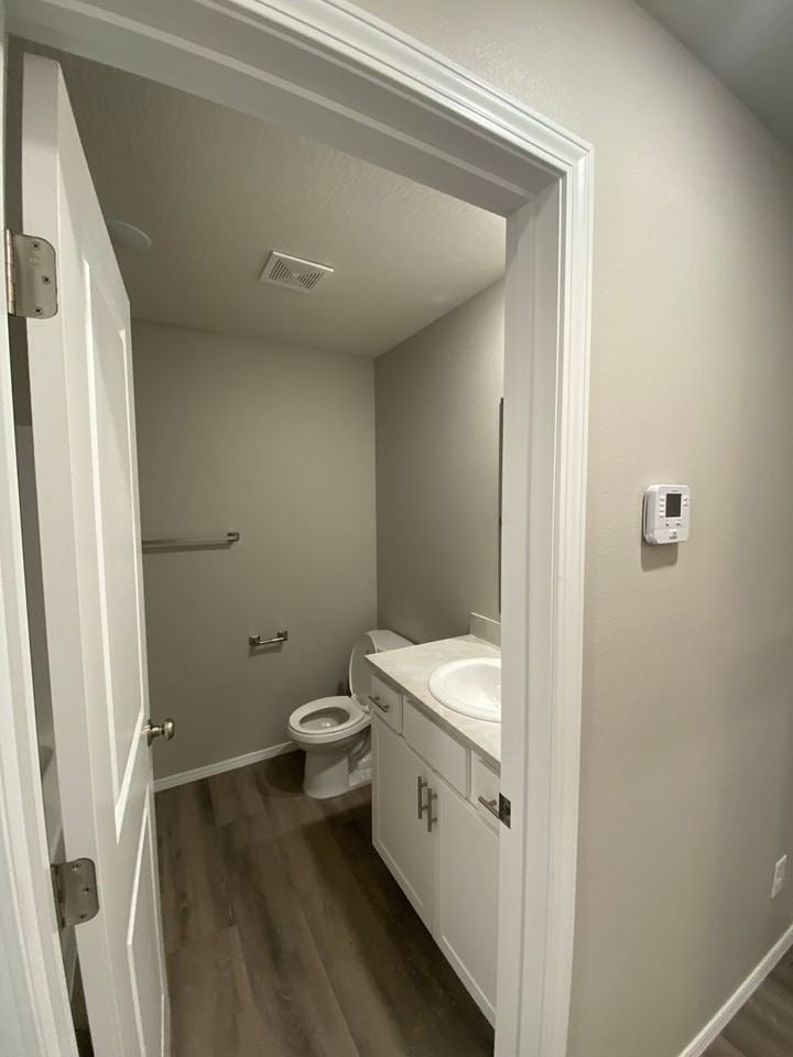 924 S Berry - Photo 4 of 18
