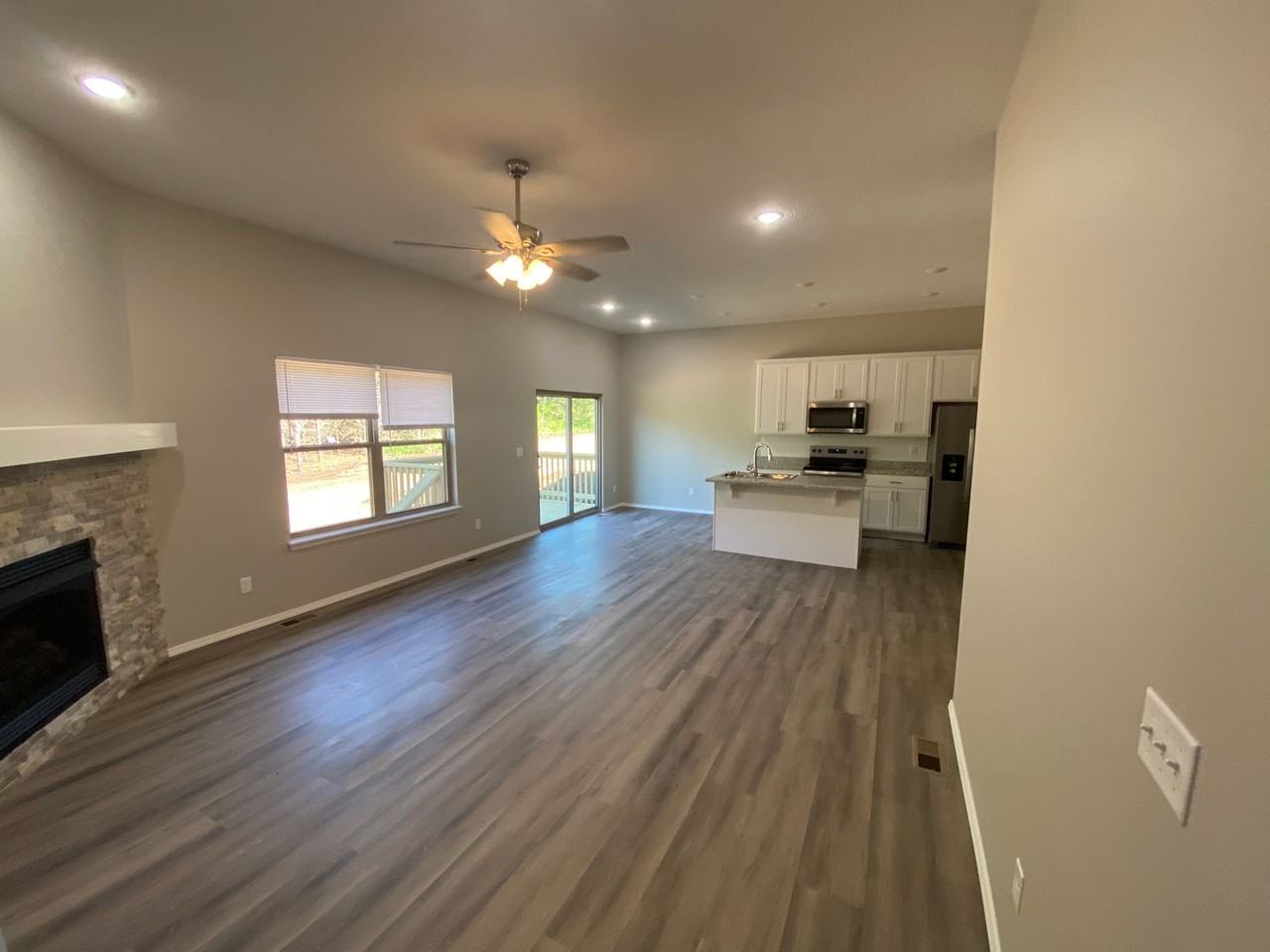 924 S Berry - Photo 6 of 18