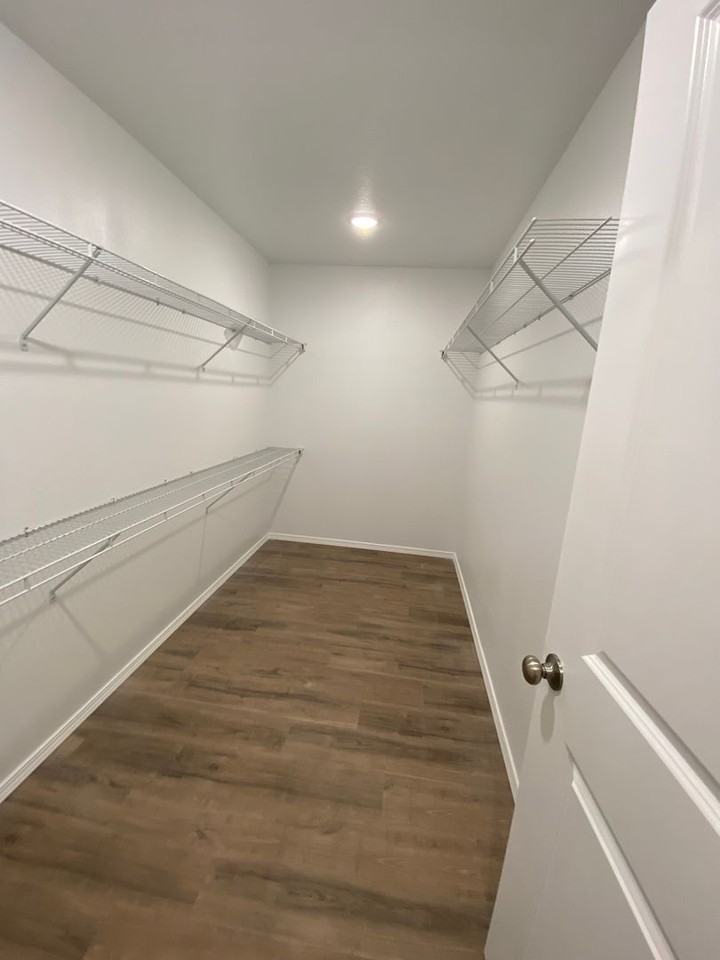 408 E Wright St - Photo 2 of 16