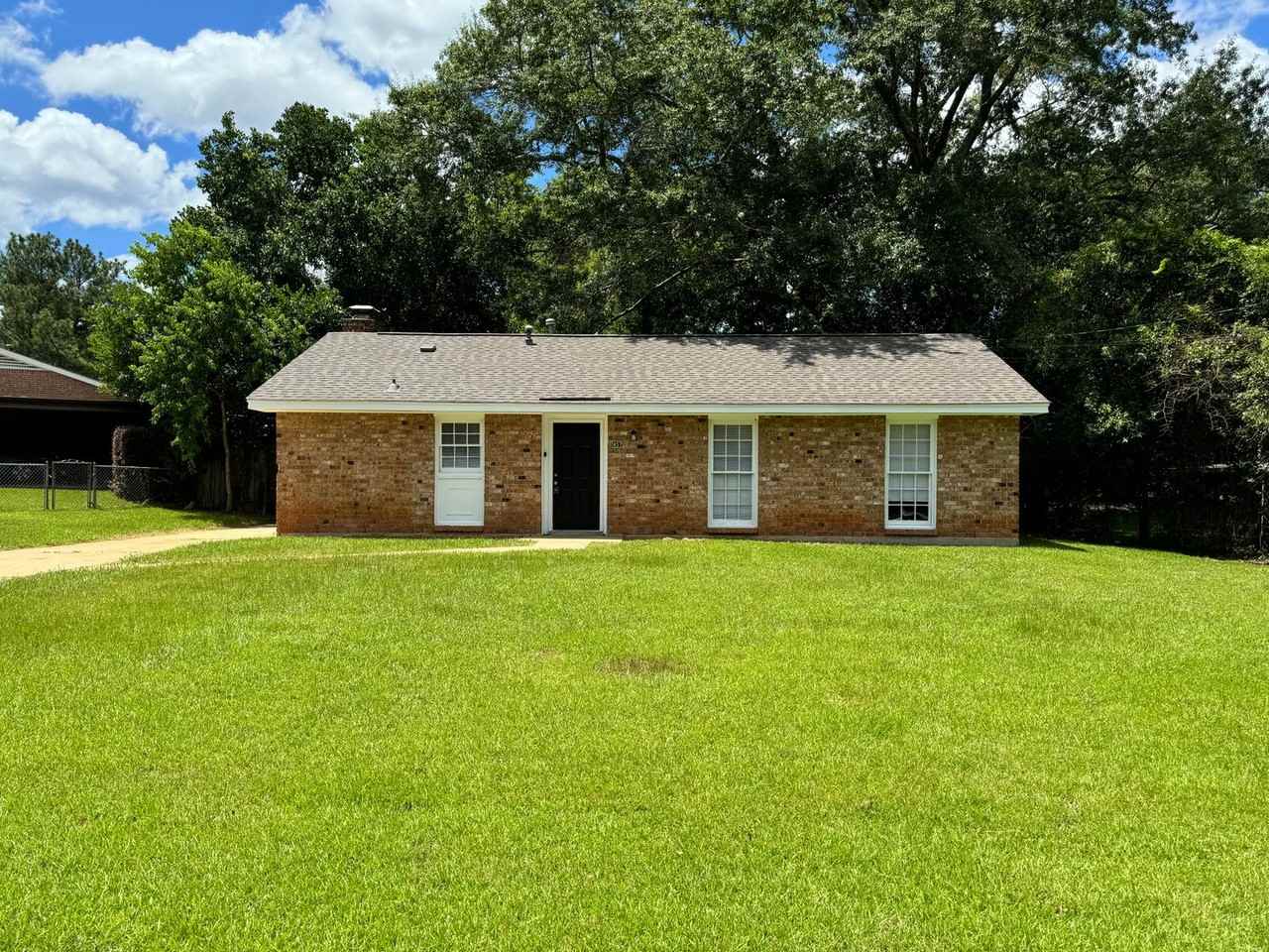 457 Mulligan Dr - Photo 2 of 25