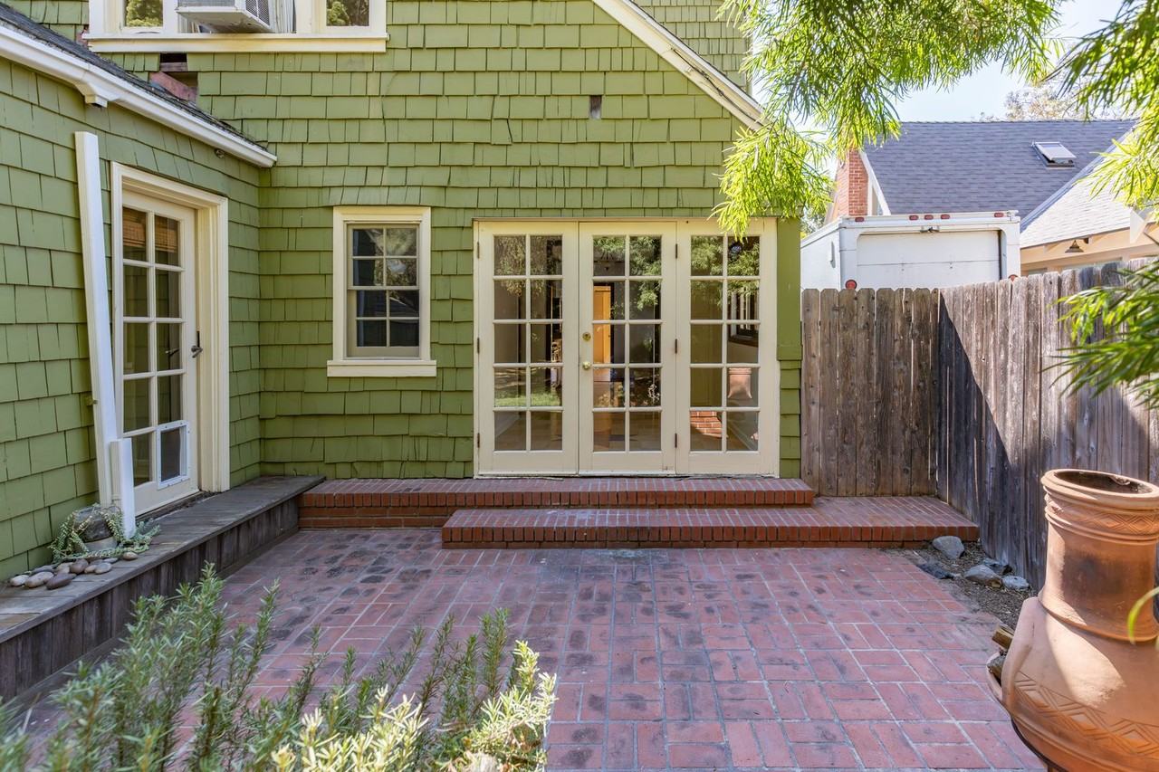 1923 Greenleaf St - Photo 3 of 22