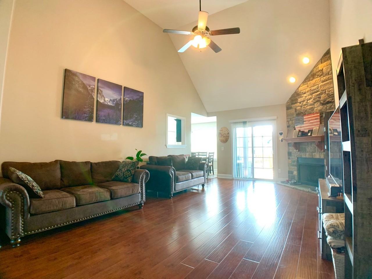 3734 Silver Fox Ct - Photo 7 of 37
