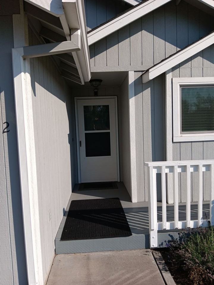 3092 Ne Tahoe Ct - Photo 4 of 33