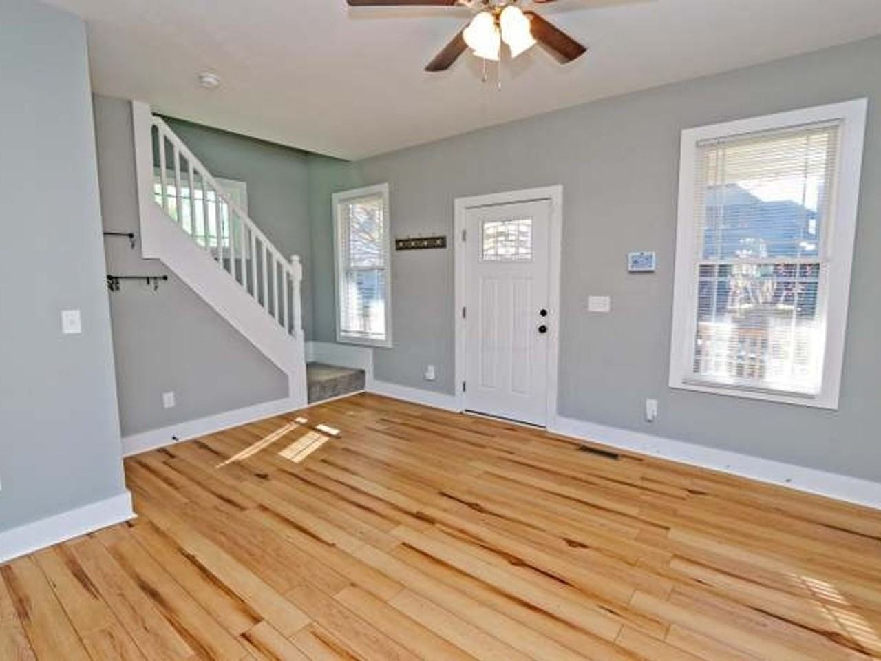 1576 Greenway Ave - Photo 5 of 34