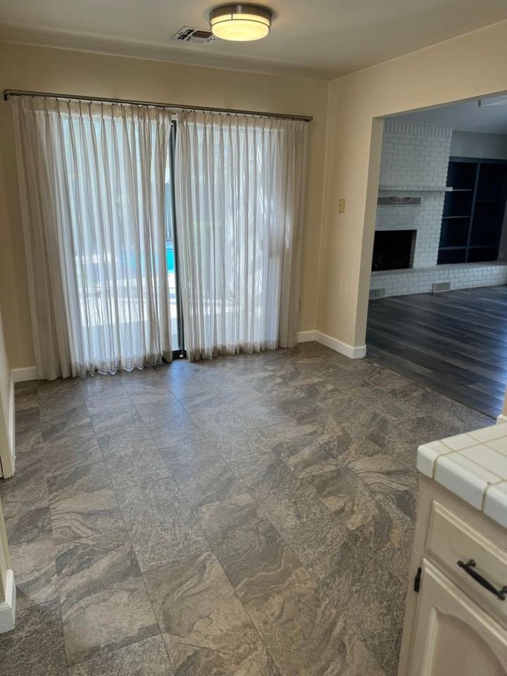 3005 Summer Creek Ct - Photo 5 of 31