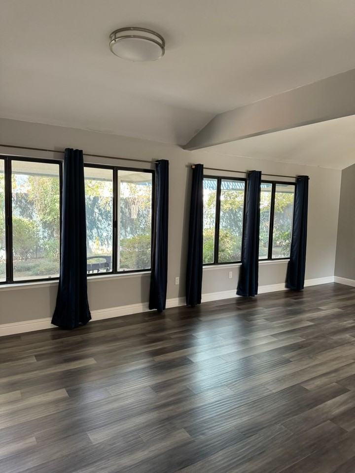 3005 Summer Creek Ct - Photo 7 of 31