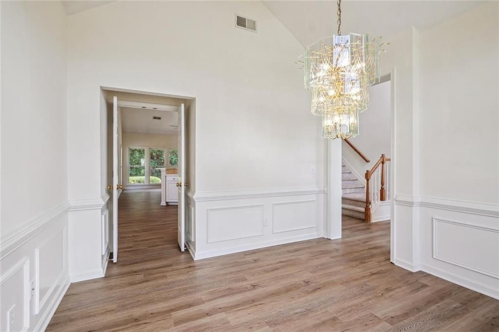 1118 Sadlers Close - Photo 3 of 19