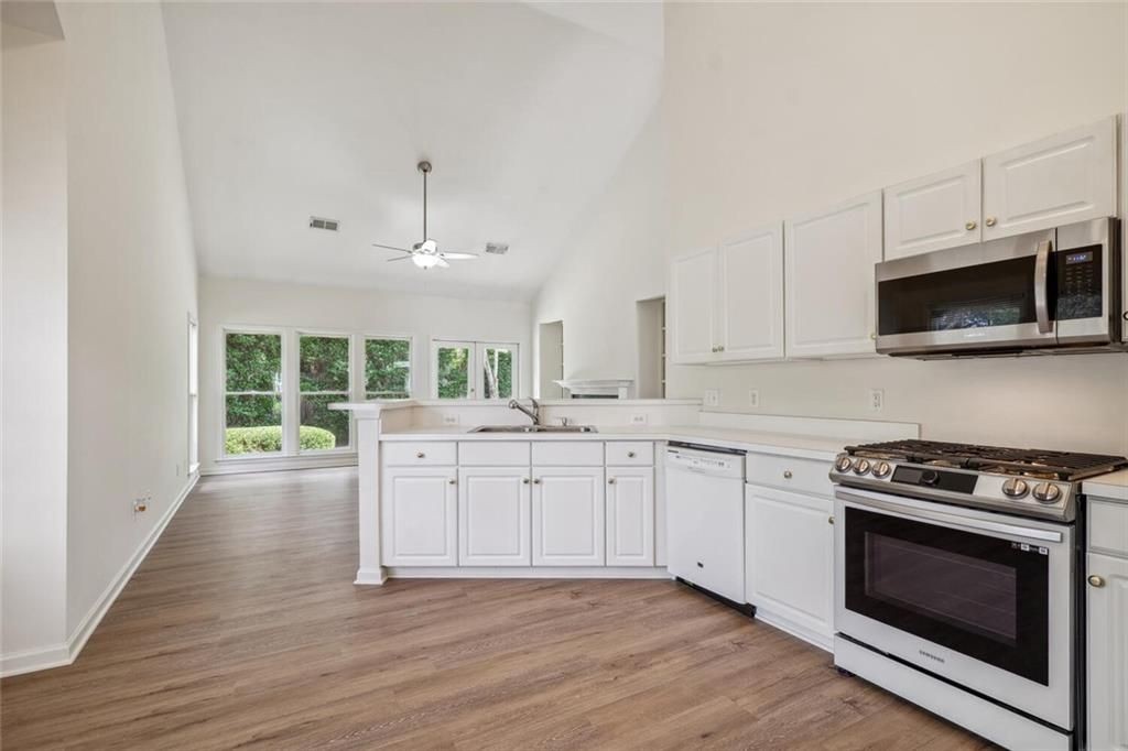 1118 Sadlers Close - Photo 4 of 19