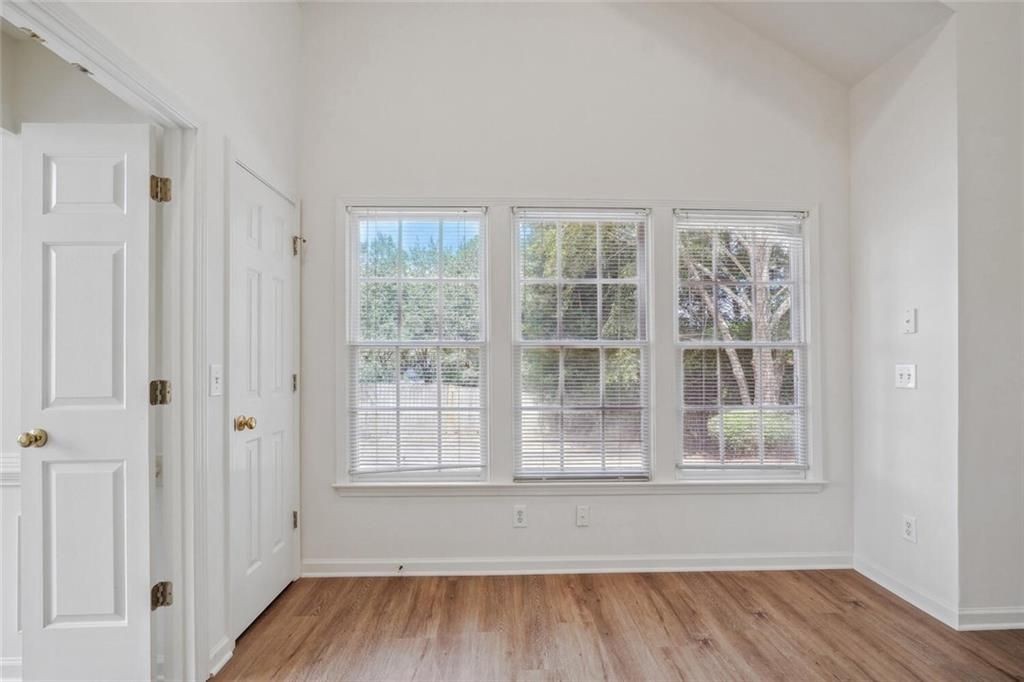 1118 Sadlers Close - Photo 6 of 19