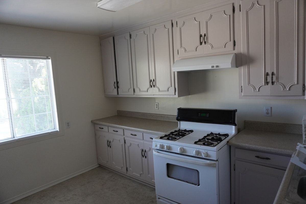 25085 La Mar Rd - Photo 2 of 8