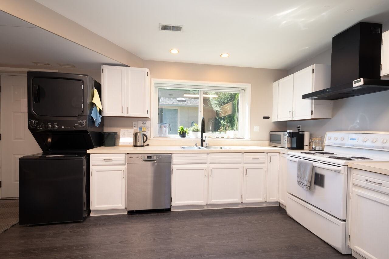 3155 Cardinal Drive #MAIN - Photo 2 of 25
