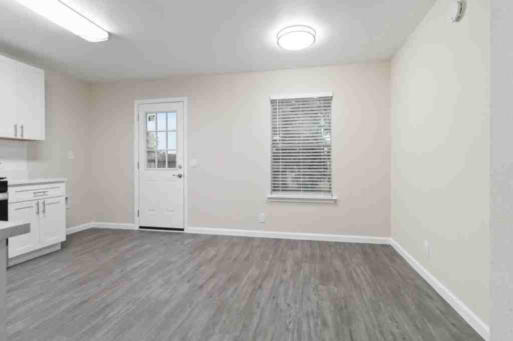 14305 Cummins Way - Photo 6 of 13