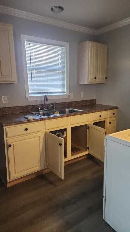 160 3rd Ave - Photo 3 of 10