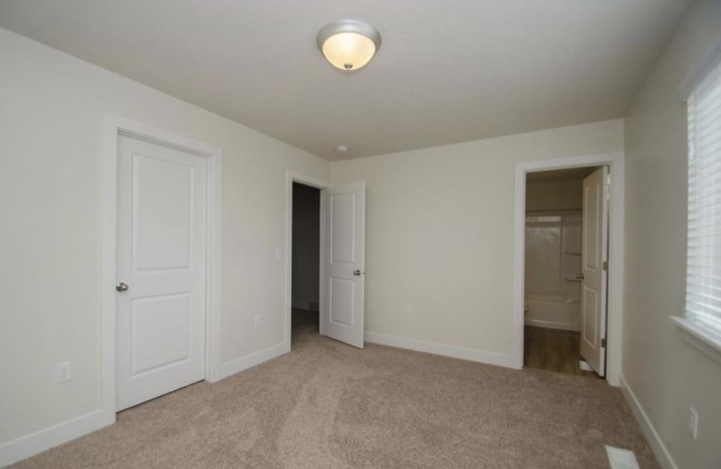 1106 W 600 S - Photo 6 of 10