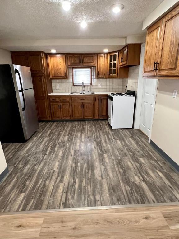 1 Newton St - Photo 3 of 13