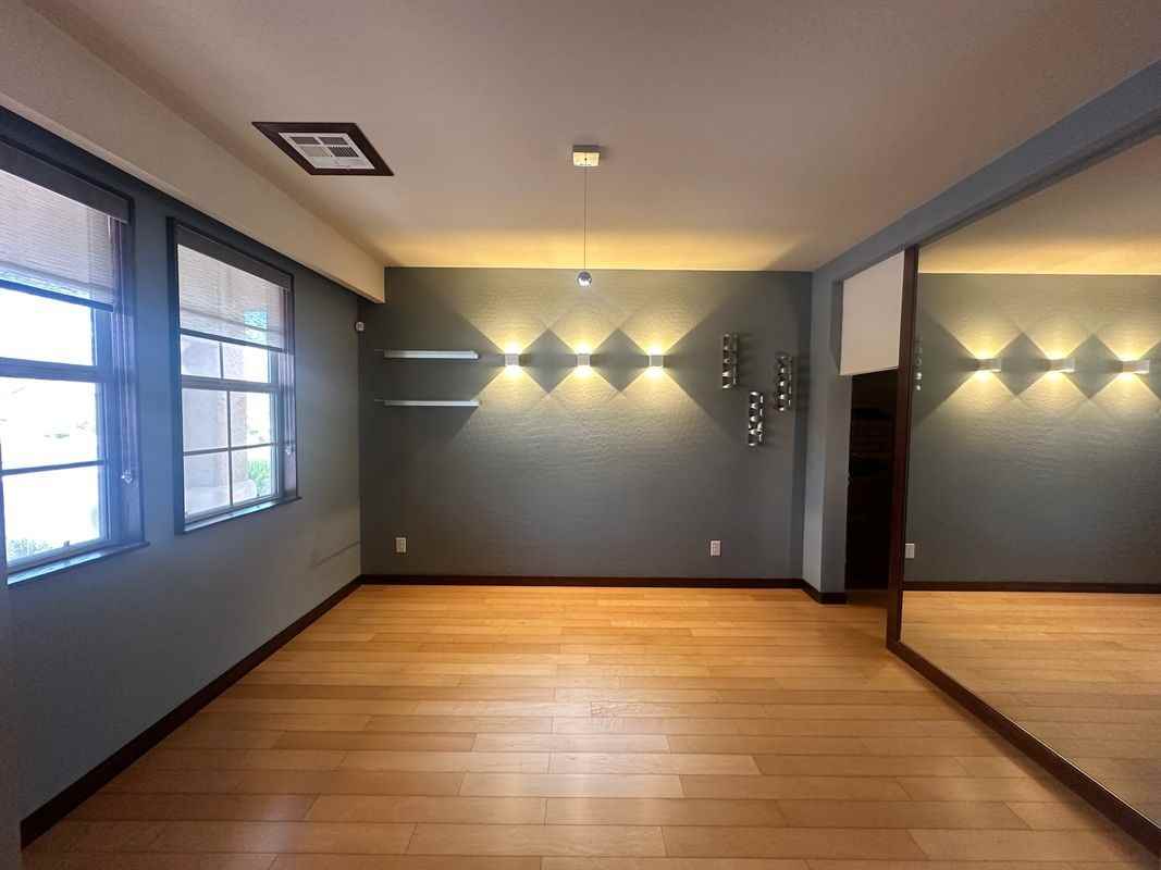 582 Glassford Ct - Photo 3 of 25