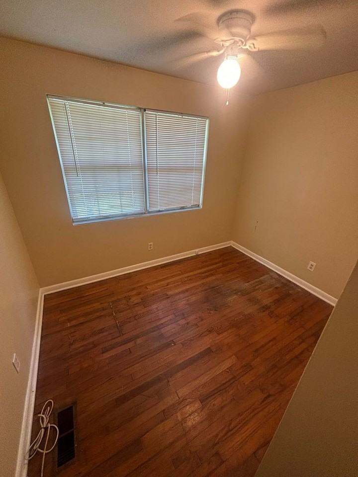 1685 Mayhew St - Photo 6 of 15