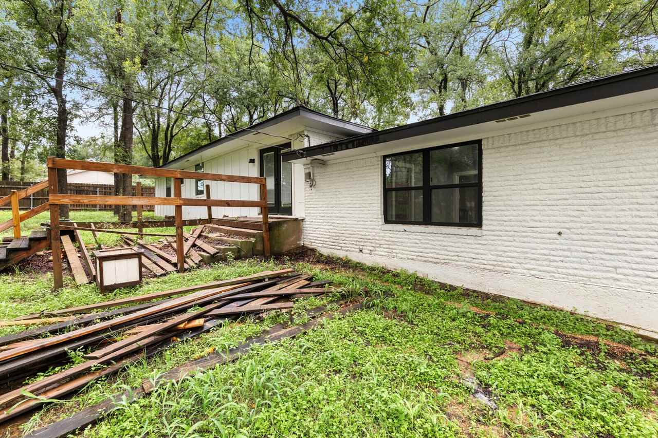 256 Candyce Dr - Photo 3 of 26