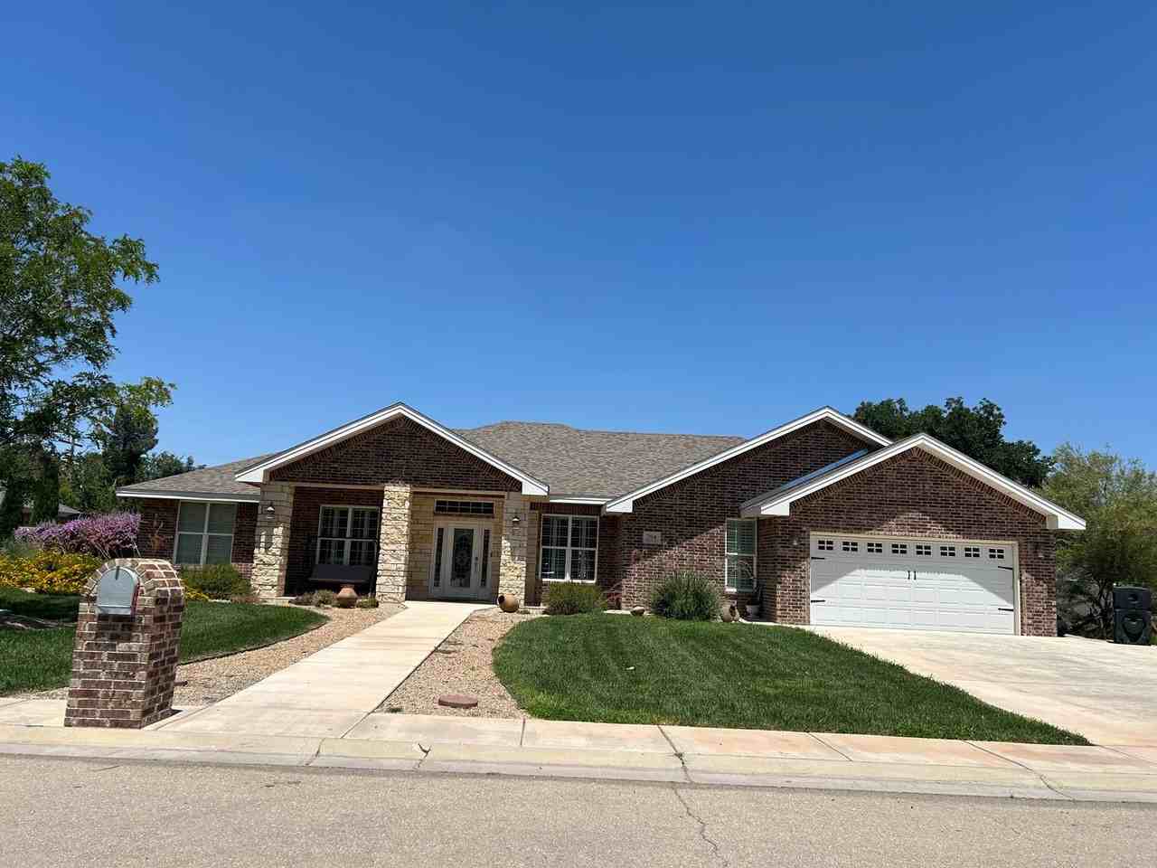 704 W Monterrey Way - Photo 2 of 43