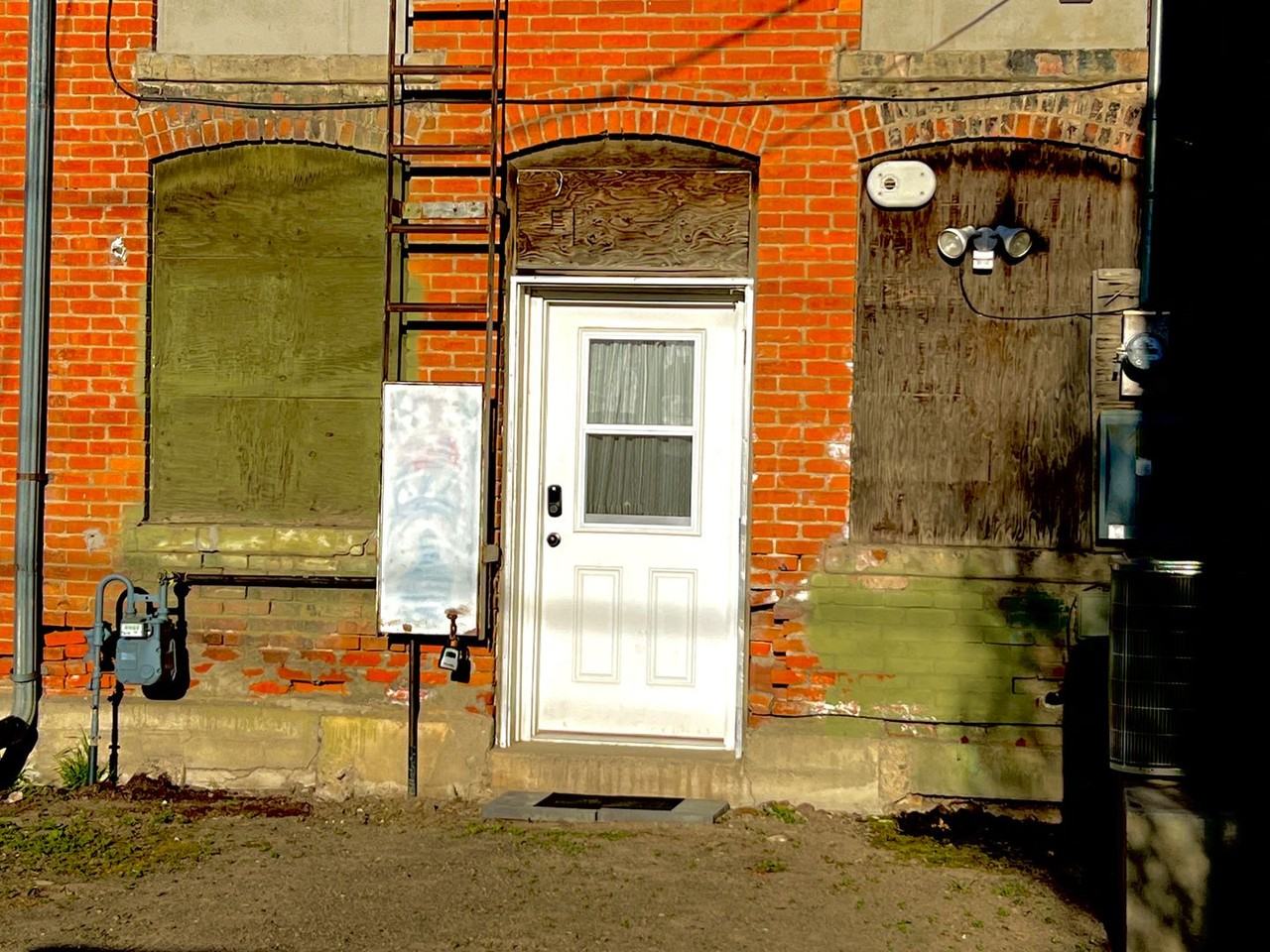 207 Main St N - Photo 2 of 12