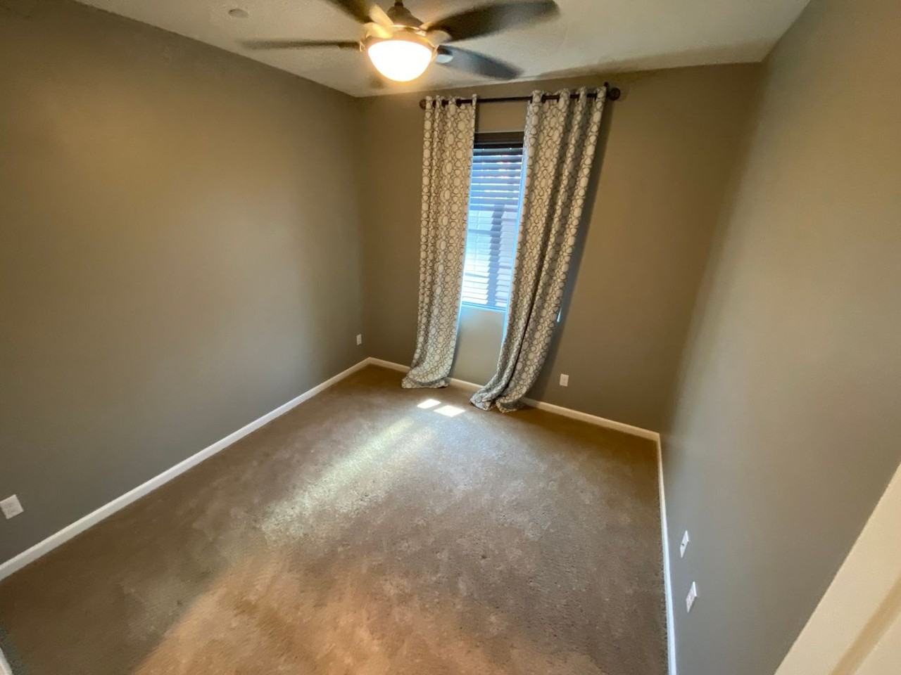839 South Belmont Drive - Photo 5 of 48