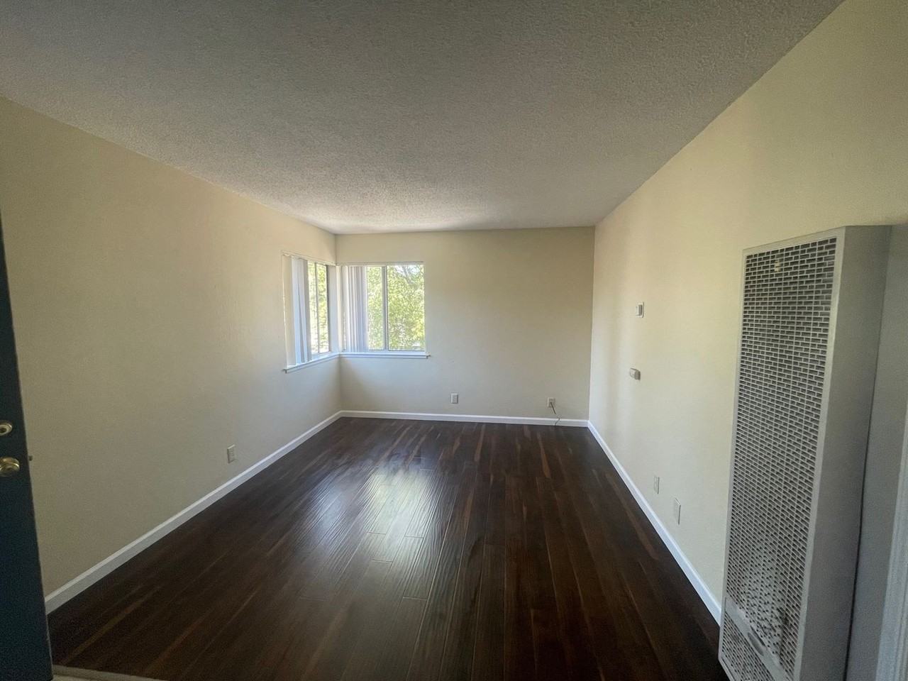 Faris Ct Apts. - Photo 2 of 7