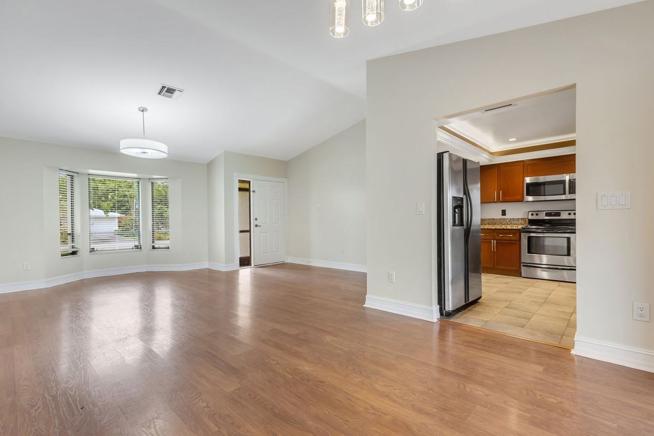 2896 49th St Sw - Photo 2 of 40