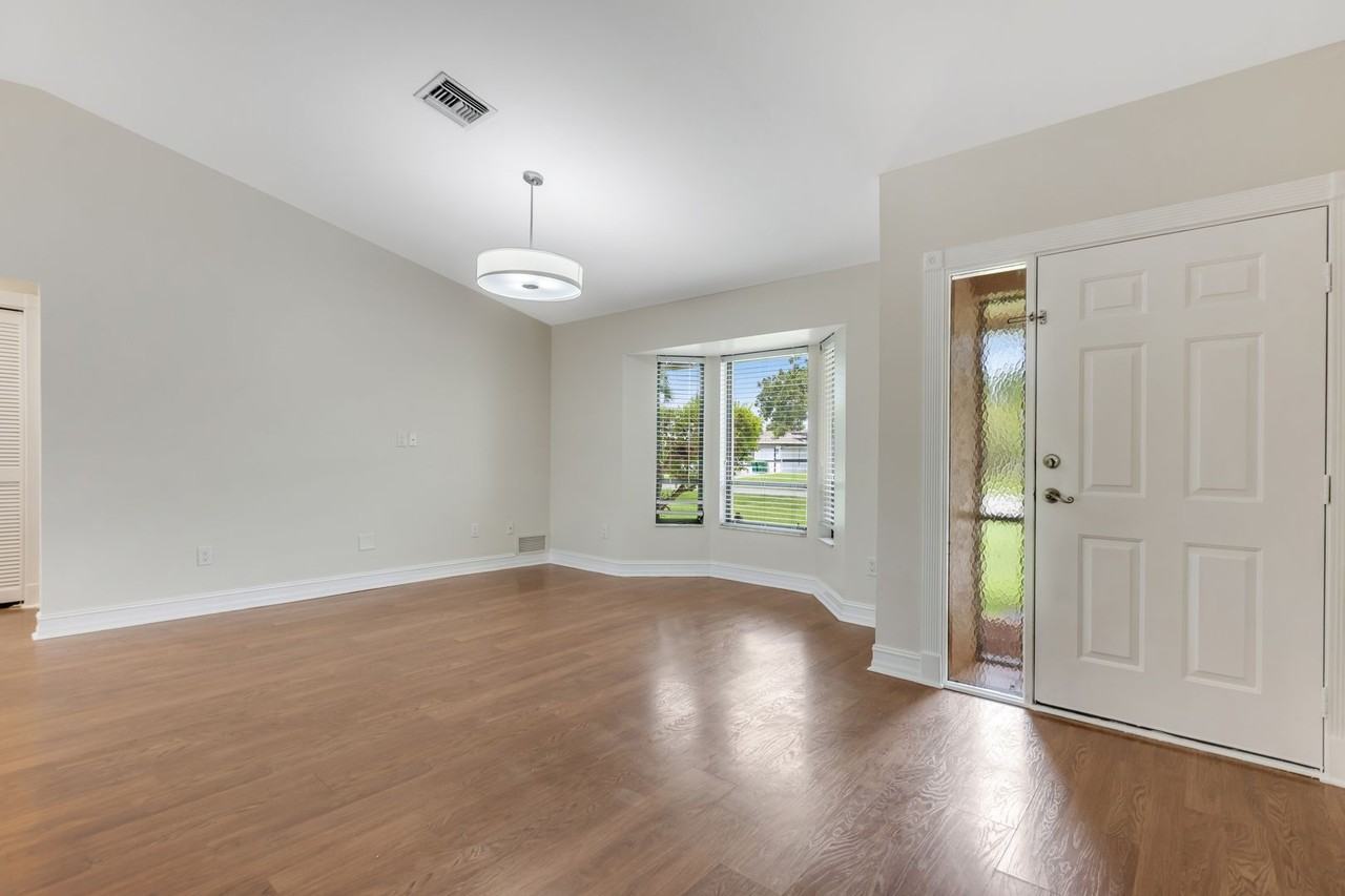 2896 49th St Sw - Photo 4 of 40