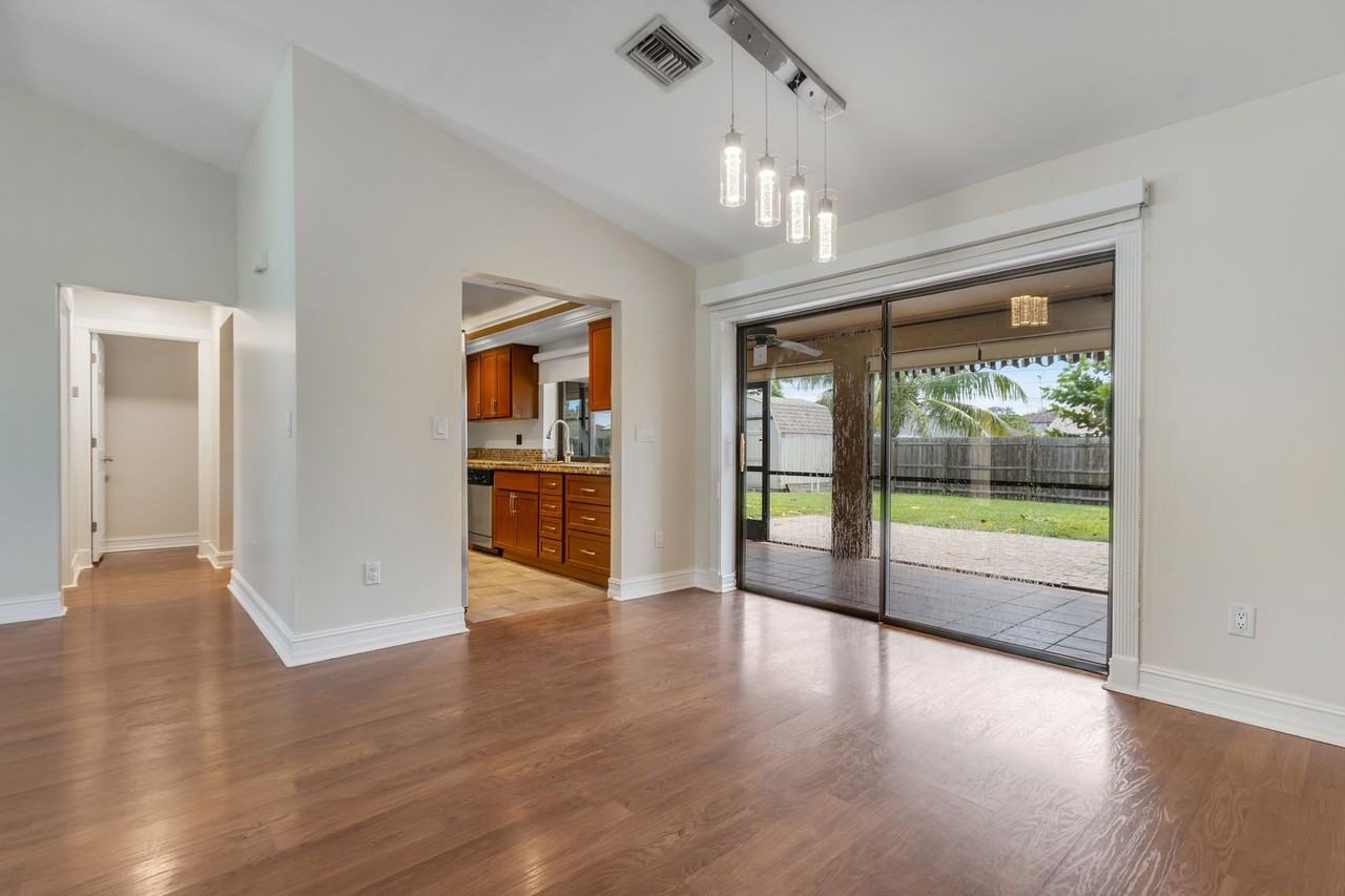 2896 49th St Sw - Photo 6 of 40