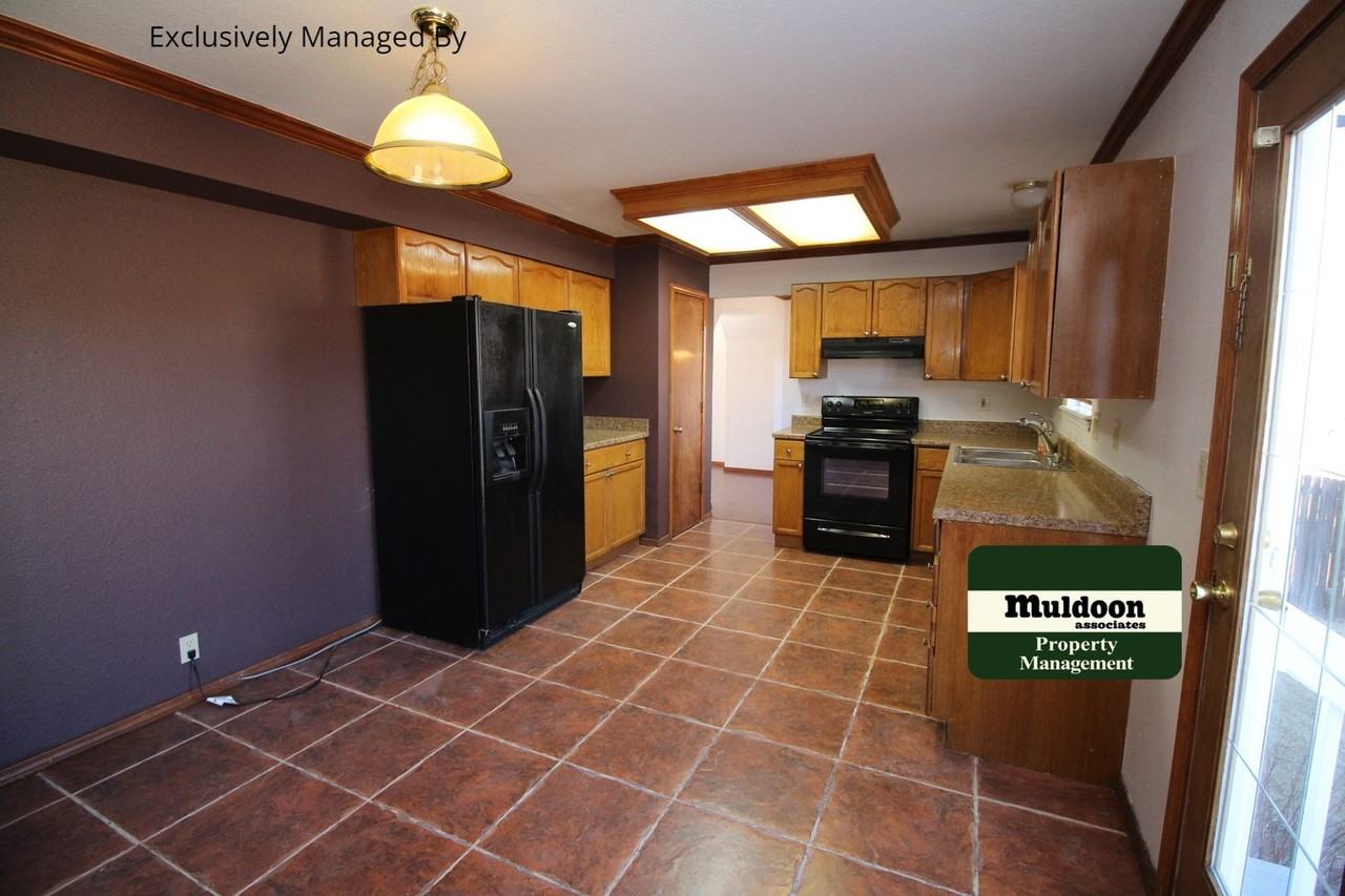 2180 Silkwood Dr - Photo 2 of 15