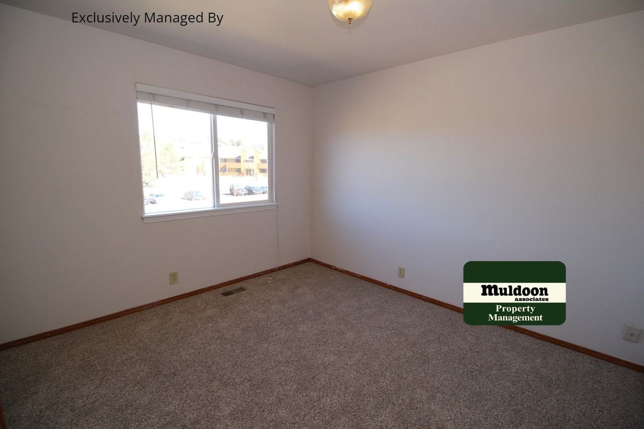 2180 Silkwood Dr - Photo 4 of 15