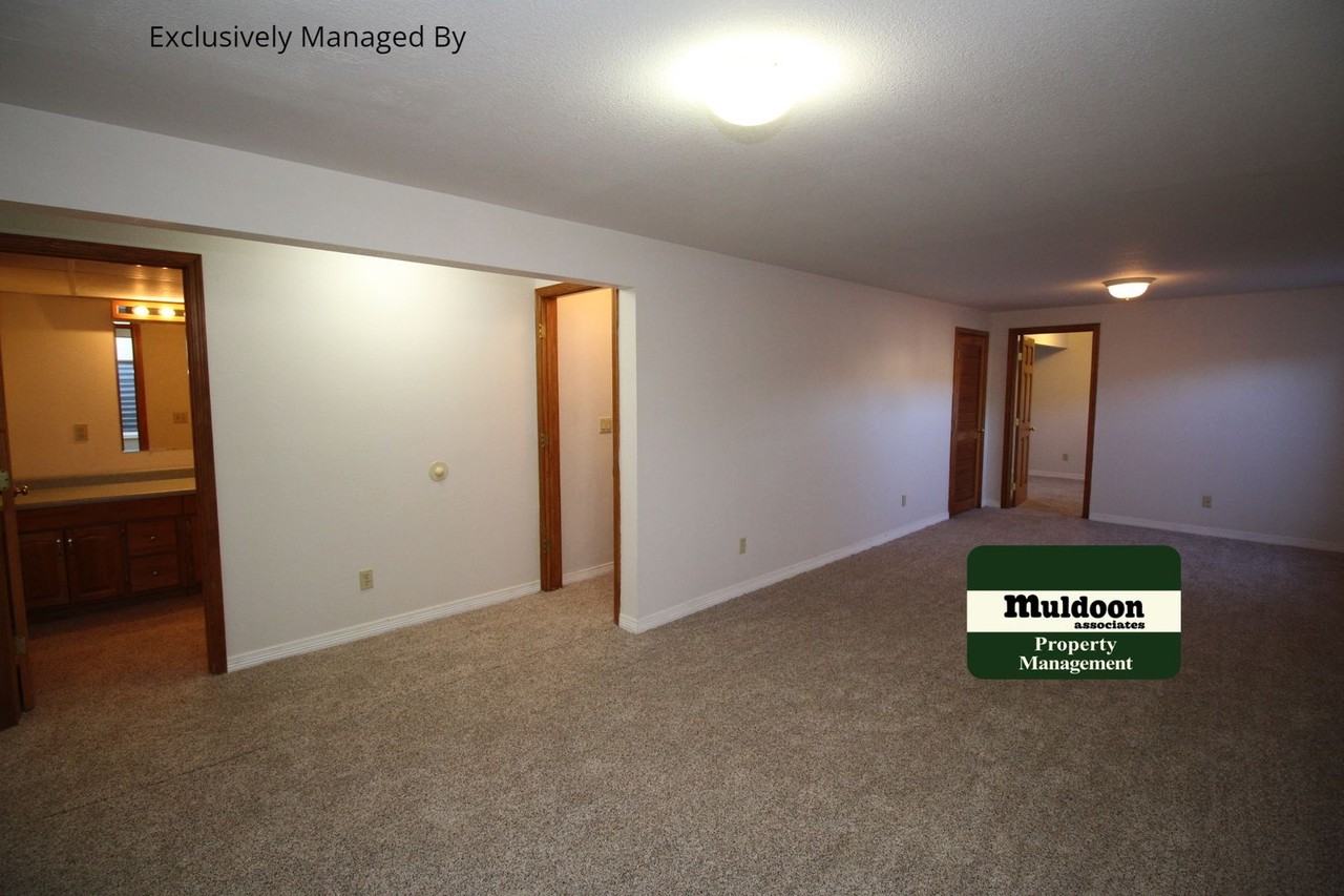 2180 Silkwood Dr - Photo 5 of 15