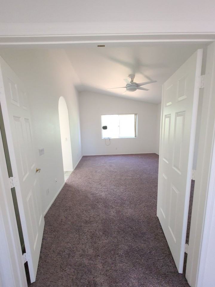 1561 W Cindy St - Photo 3 of 20