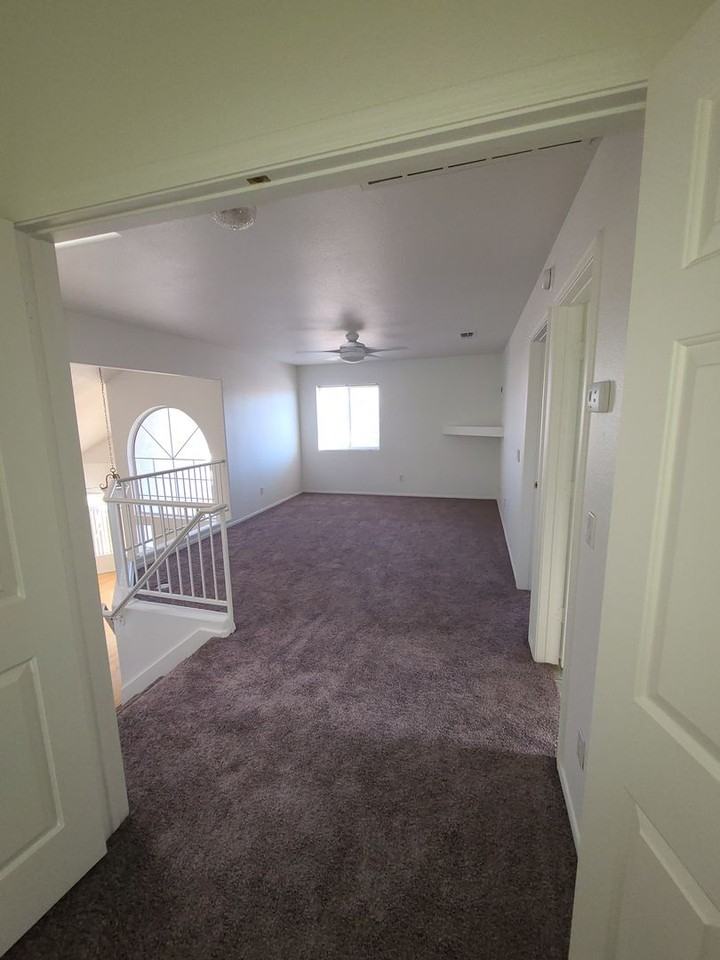 1561 W Cindy St - Photo 5 of 20