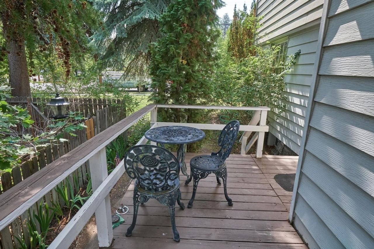 525 Nw Broadway St - Photo 3 of 45