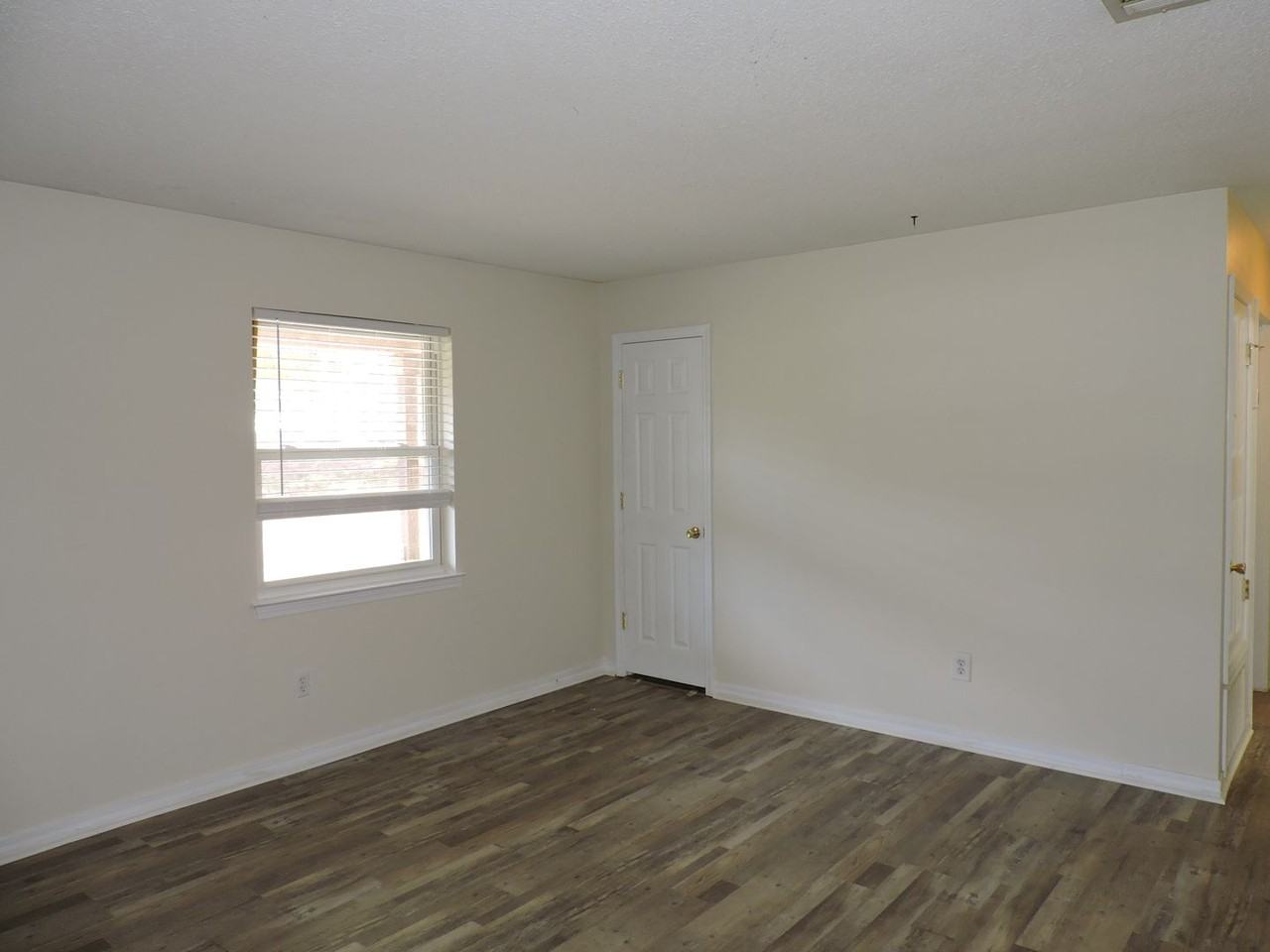 4911 Yacht Harbor Cir - Photo 3 of 14