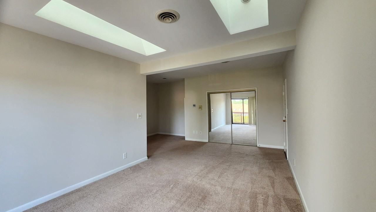 202 Skyhill Rd #7 - Photo 4 of 15