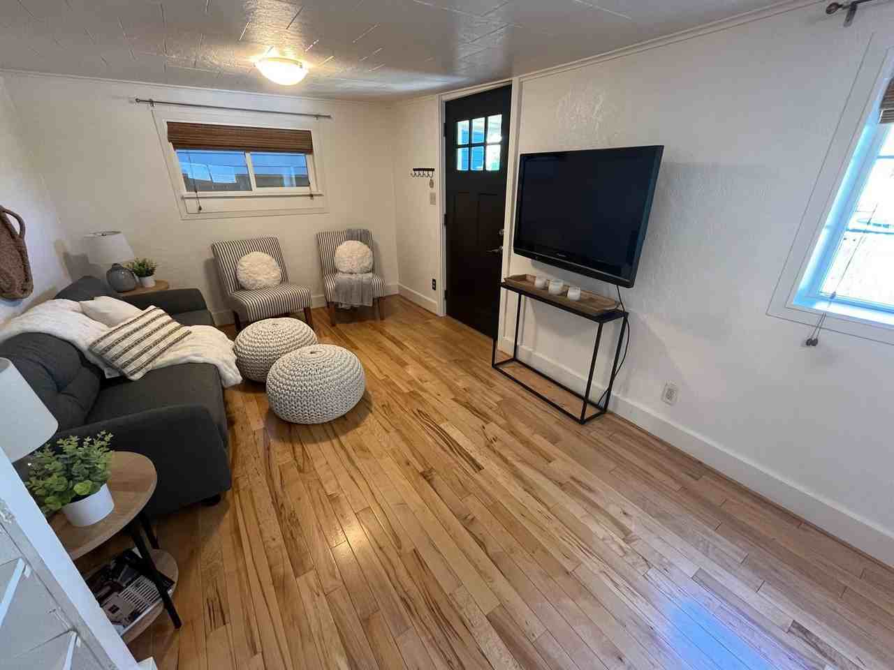 1117 Nw Milwaukee Ave - Photo 5 of 26