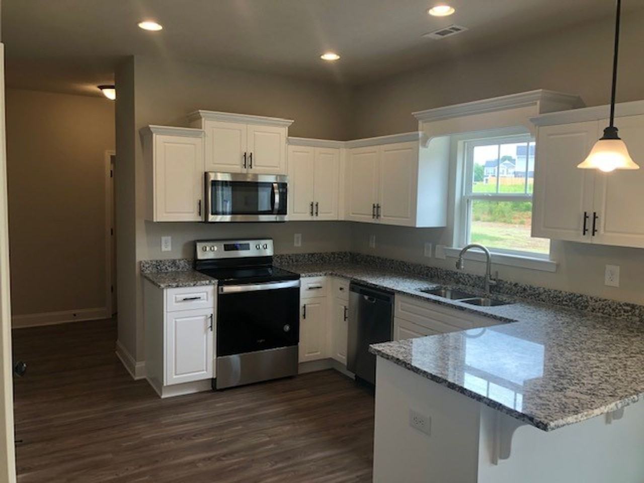 104 Chancellor Ct - Photo 3 of 12