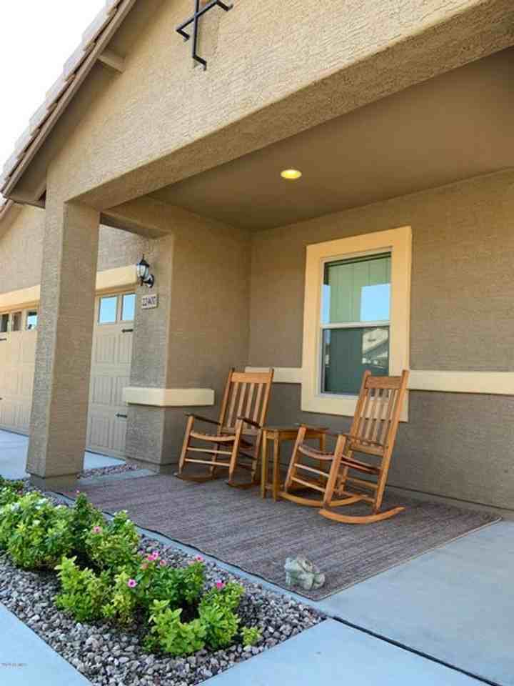 22407 W Morning Glory St - Photo 3 of 47