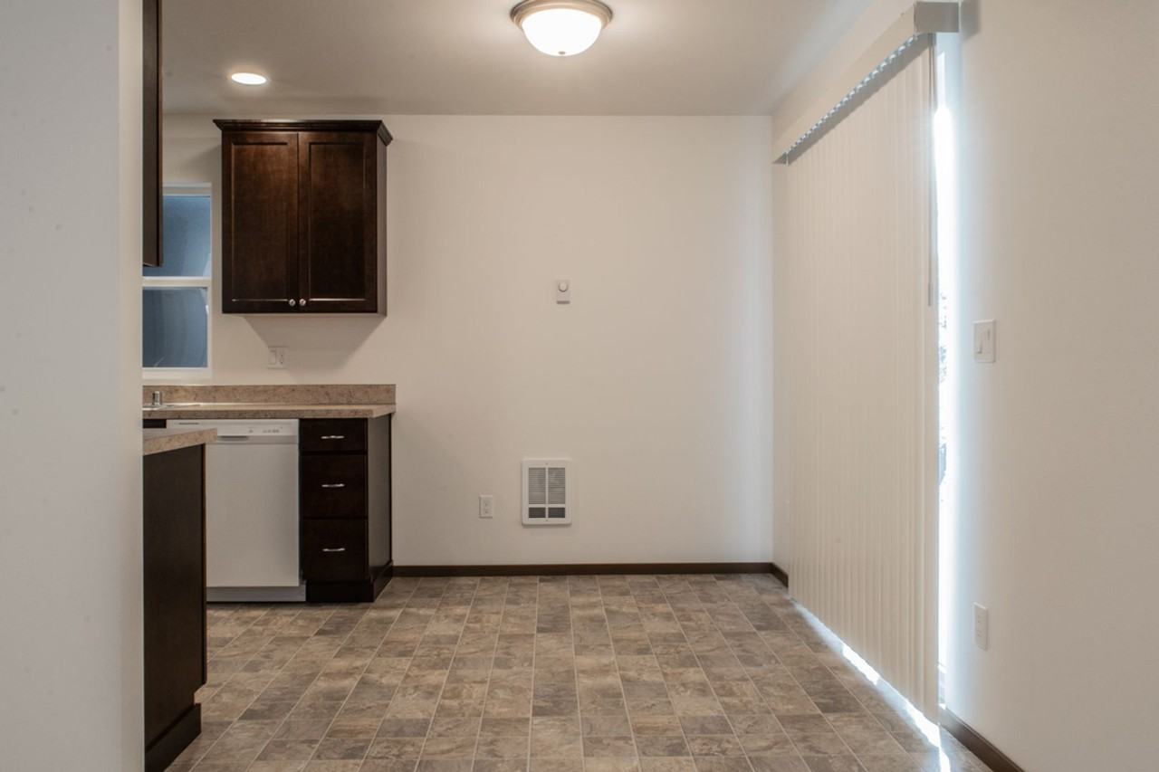 9903 30th St Ne - Photo 3 of 13