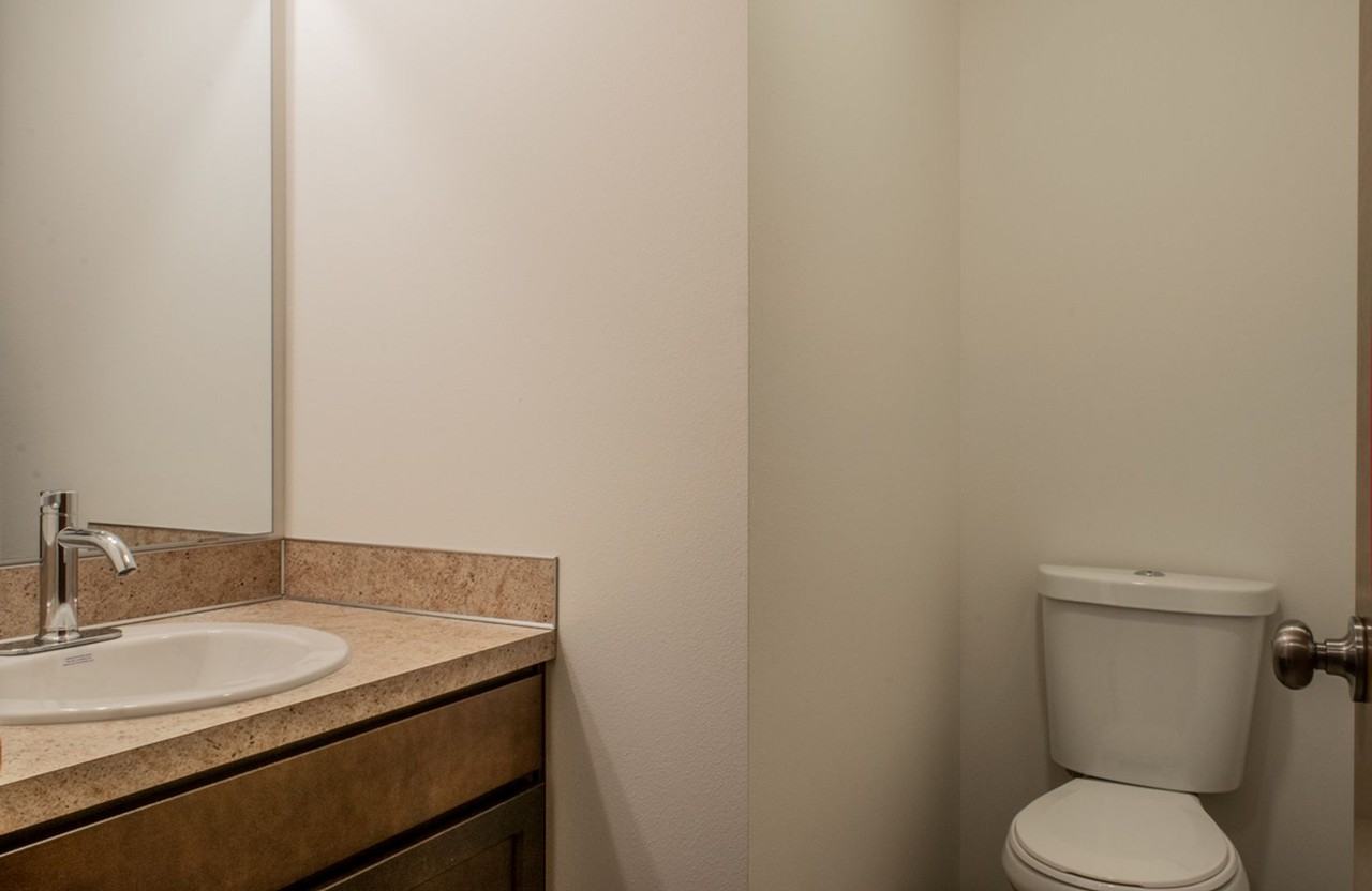 9903 30th St Ne - Photo 5 of 13