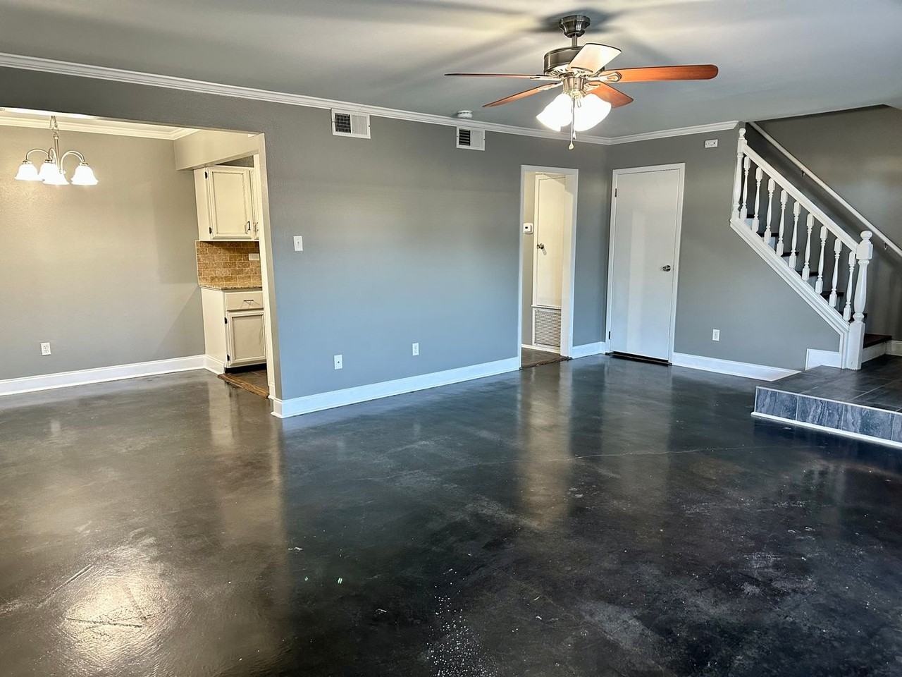 200 Lodge Dr #112 - Photo 3 of 16