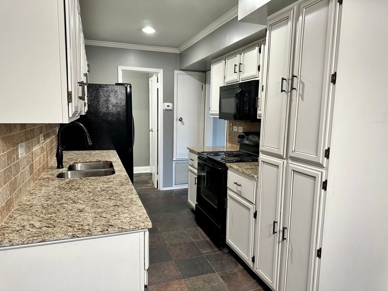 200 Lodge Dr #112 - Photo 5 of 16